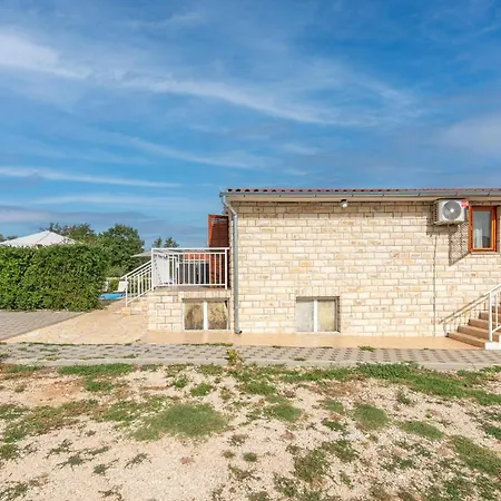 Stunning In With Kitchen Casa vacanze