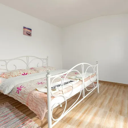 Stunning In With Kitchen Biograd Na Moru